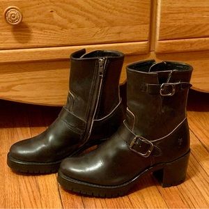 Black Frye Sabrina Moto Zip Ankle Boots, 8